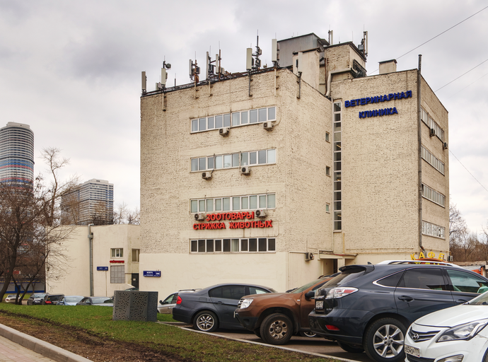 Общежитие рабочих ватной фабрики в Ростокине)